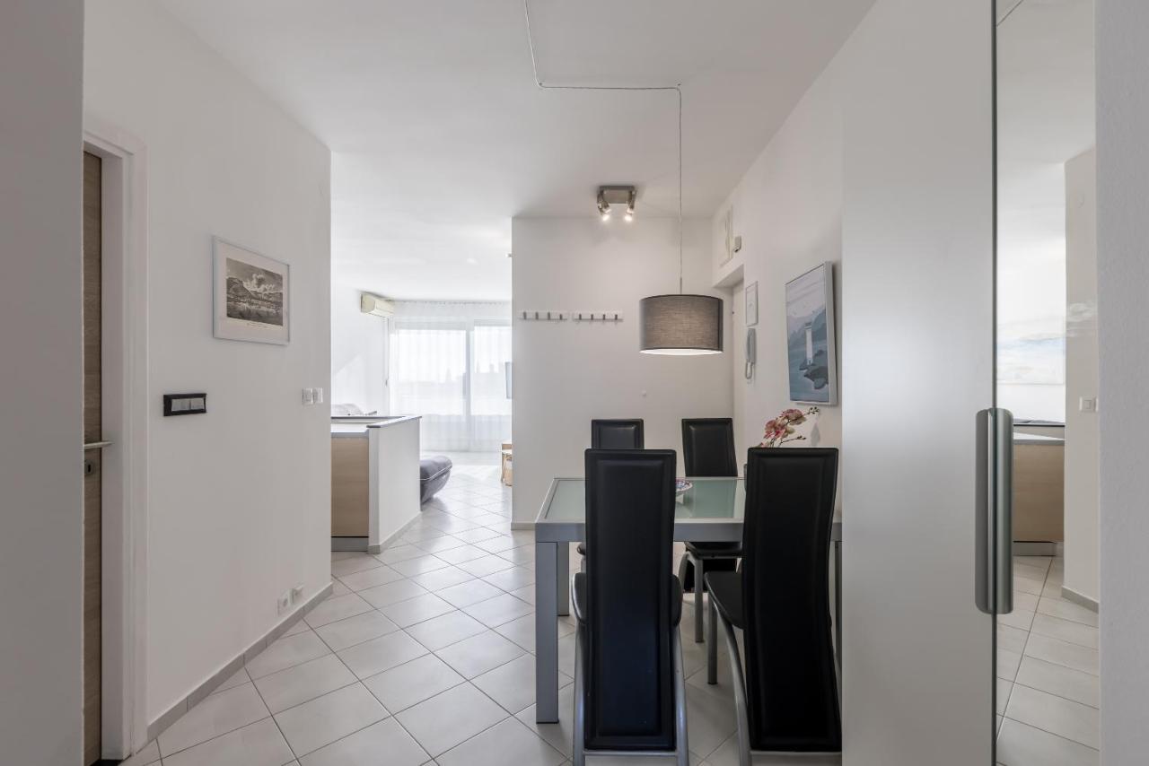 Sundowners Apartment, 52Qm, Double & Single Bed, 10 Min From Old Town Of Split Exterior photo